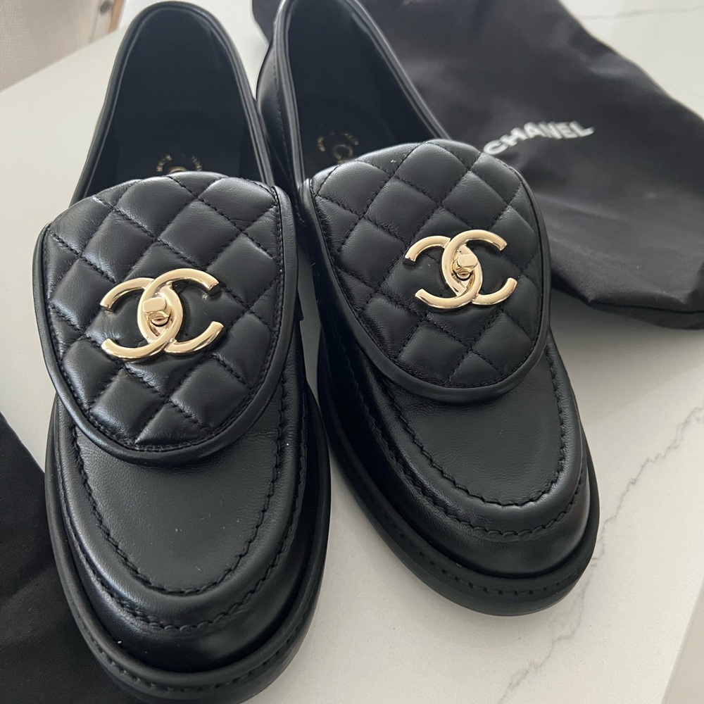 WOMENS Chanel Padlock Quilted Pillow Top TURN LOCK Loafers Size 38.5 - Picture 3 of 17